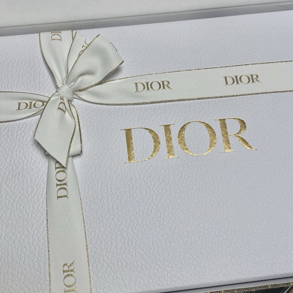 Large Dior Storage Box Pebbled White Authentic 12.5”x9”x4.5” Gold Logo Ribbon - Picture 6 of 6